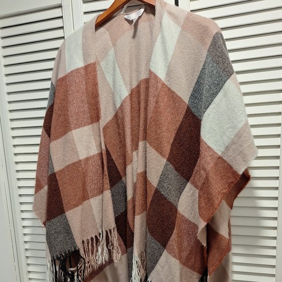 LC Lauren Conrad Accessories - Lauren Conrad Shawl